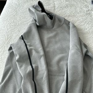 Men’s Lululemon Sweatshirt Hoodie size XL